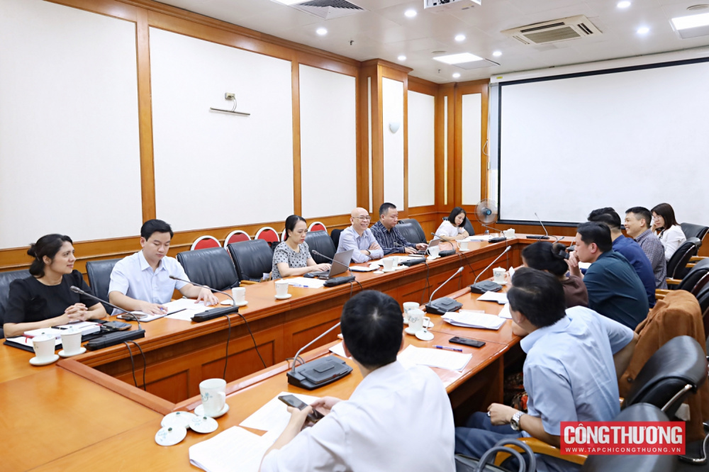 Đẩy mạnh chuyển đổi số và chuyển đổi xanh: “Đòn bẩy” hiện đại hóa ngành logistics Việt Nam